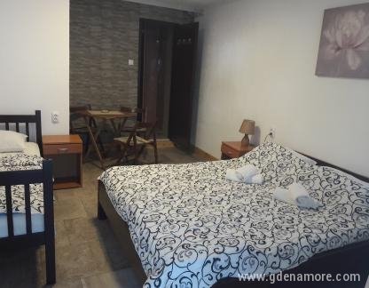 Apartments Zec-Canj, Room no. 6, private accommodation in city Čanj, Montenegro - Soba br 6